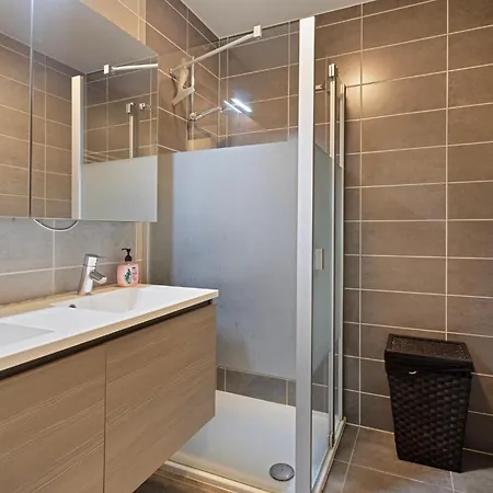 Emilia 0206 P104 아파트 *