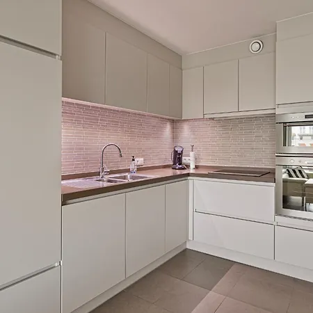 Emilia 0206 P104 아파트